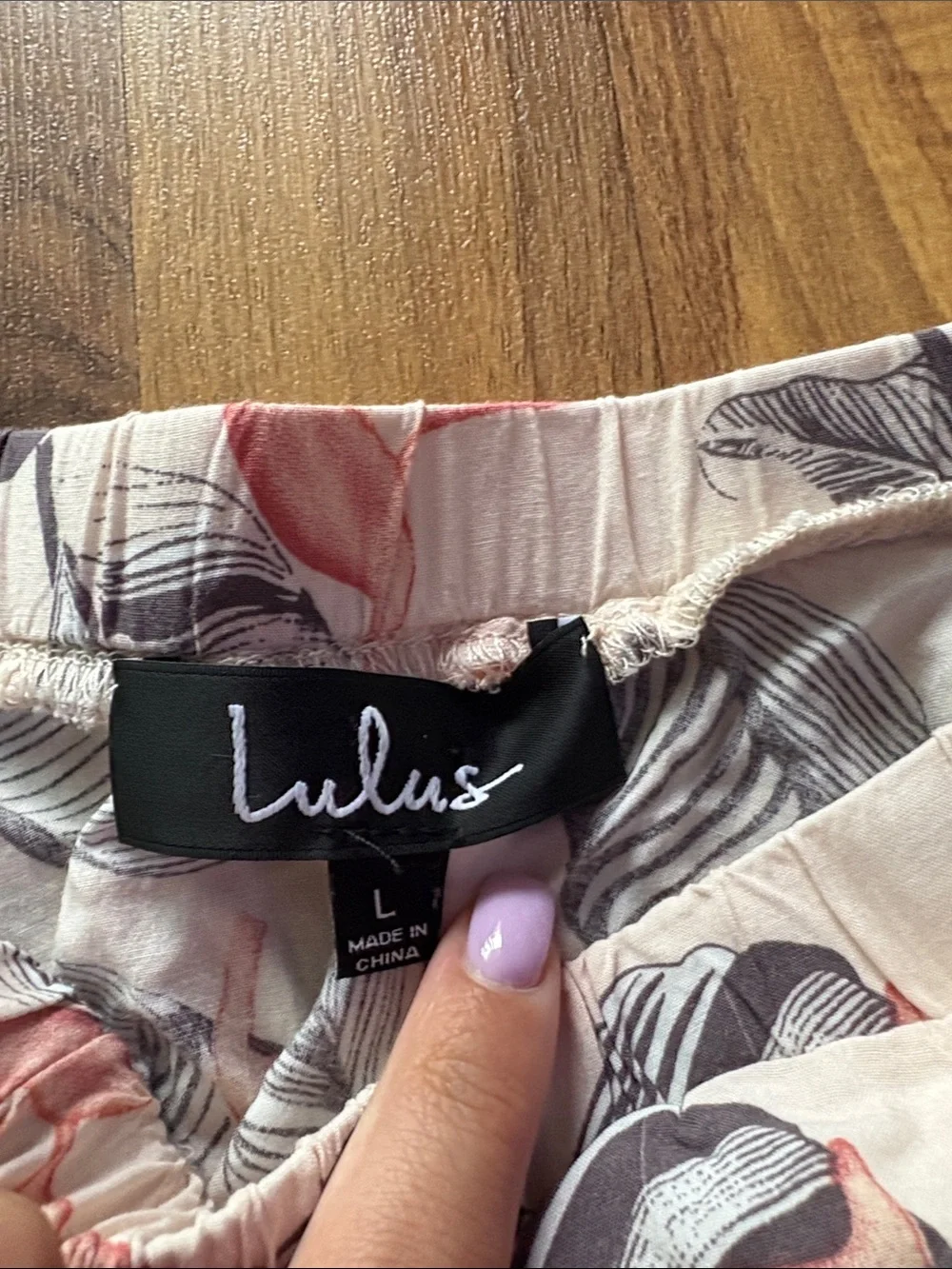 Lulu's Woman’s L Off-Shoulder Tropical Print Bell-Sleeve Top in Blush and Gray